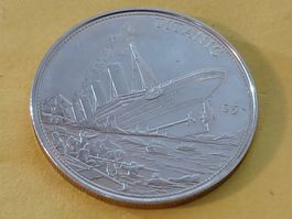 Liberia 5 Dollar "Sinkende Titanic" 2000