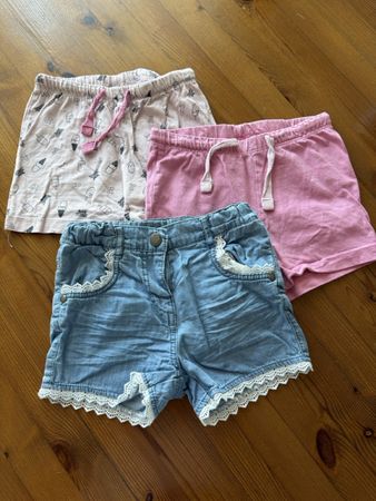 3x kurze Hosen Grösse 86/92 Mädels guter Zustand