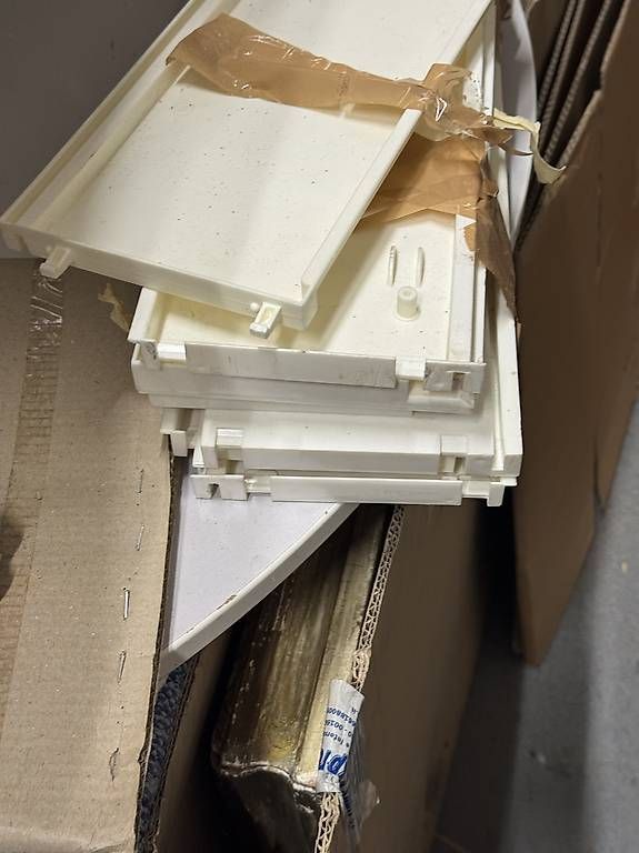 Scaffali:  IKEA  ALGOT WALL/UPRIGHT/ SHELVES   – Usato da Melide venduto da cla_g5fs 2