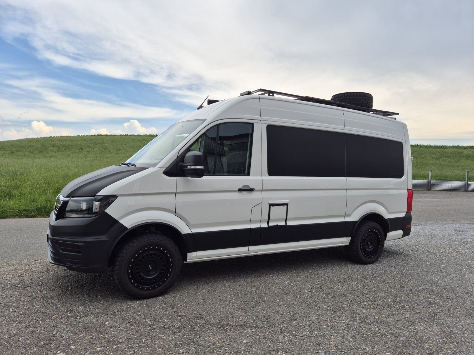 VW Camping Fahrzeuge: Wohnmobil  VW Crafter  4x4  Kastenwagen – Gebraucht aus Wädenswil von Lodekka
