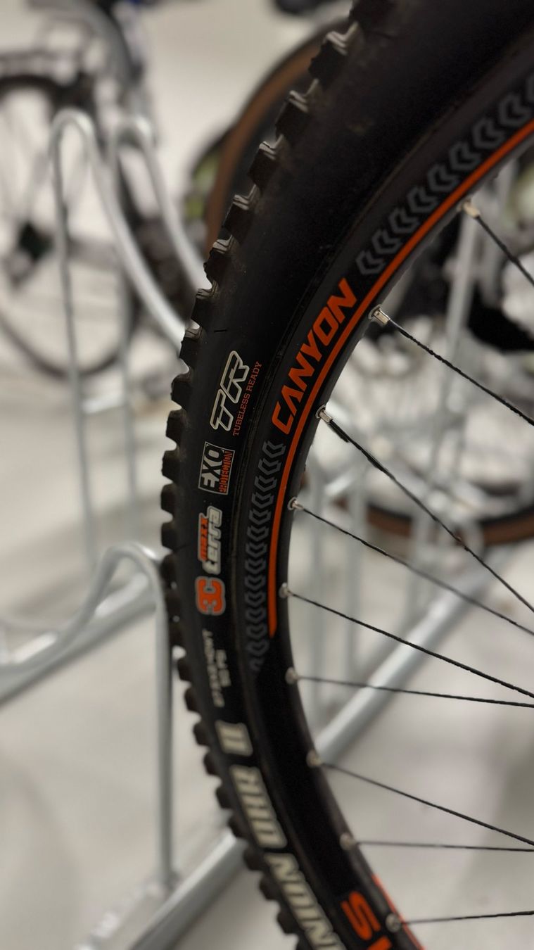 Canyon Biciclette: 2x Canyon CH, rock full suspension mountain bikes – Usato da Bern venduto da rhyn 5