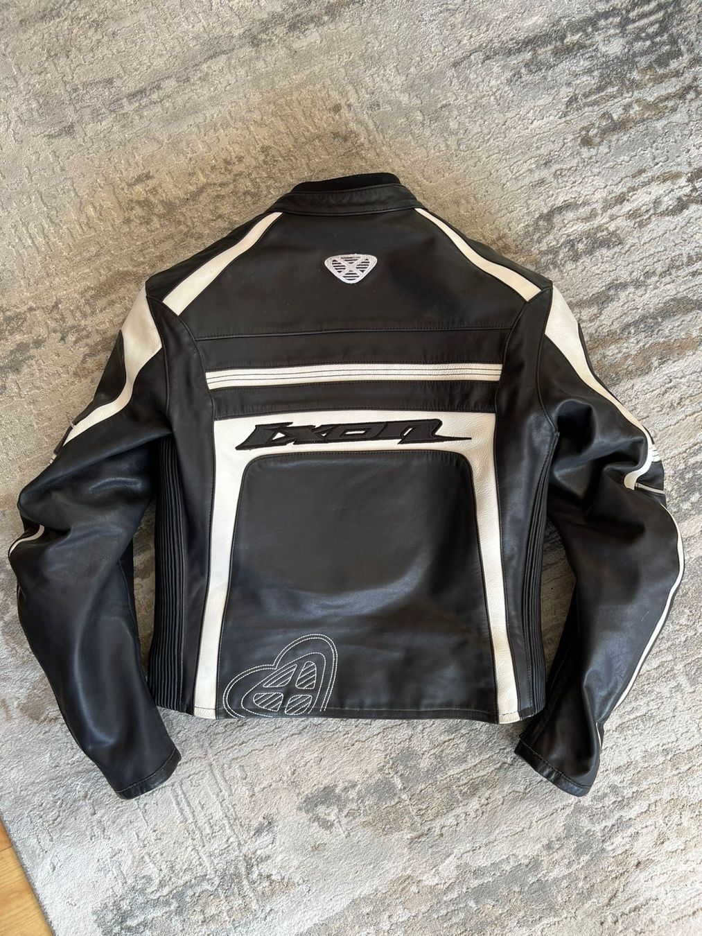 Ixon Completi & Tailleur: Motorrad Lederkombi – Usato da Kloten venduto da vanepit 1