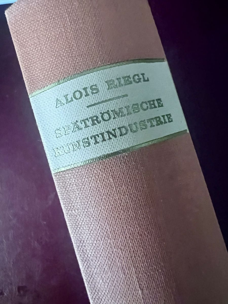 Libri: Riegl Spätrömische Kunstindustrie – Usato da Lausanne venduto da bri_9x9m