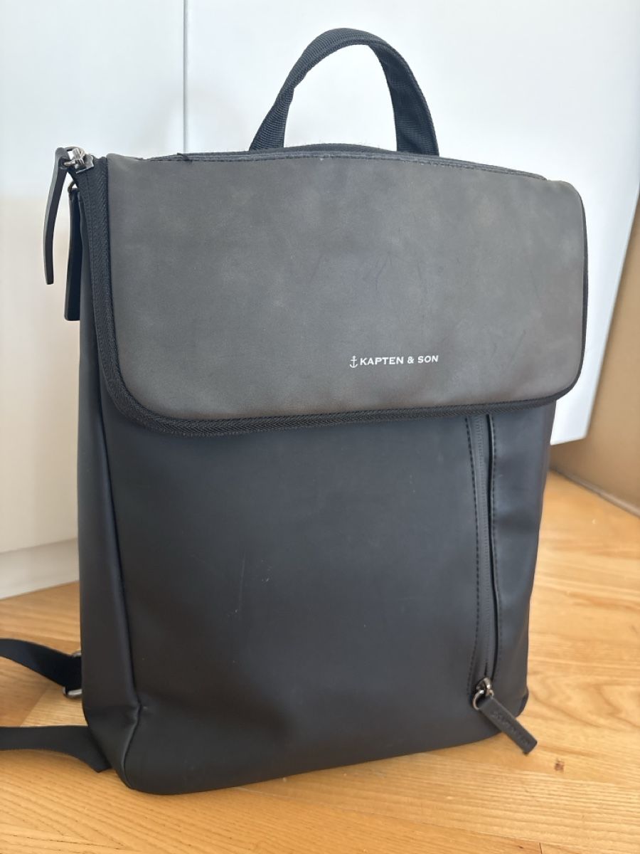 Kapten & Son Sacs à dos: Rucksack Kapten & Son schwarz wenig gebraucht – D'occasion à Berneck par SESSES 1