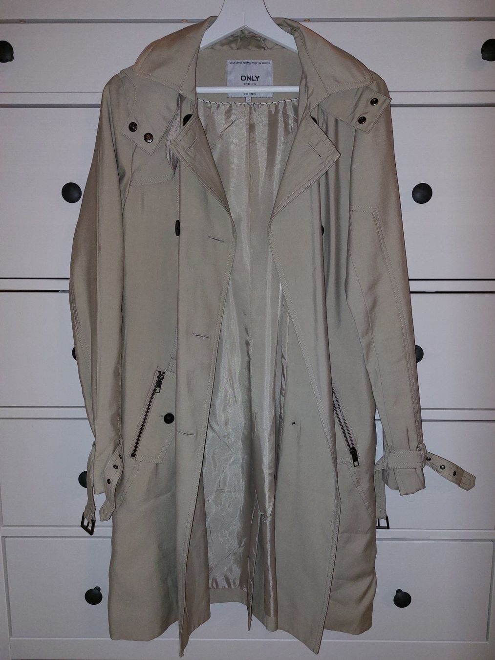 Only Cappotti: Beiger Trenchcoat lang, Grösse M, Only – Nuovo (secondo la descrizione) da Titterten venduto da fra_v27g