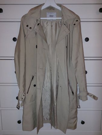 Beiger Trenchcoat lang, Grösse M, Only