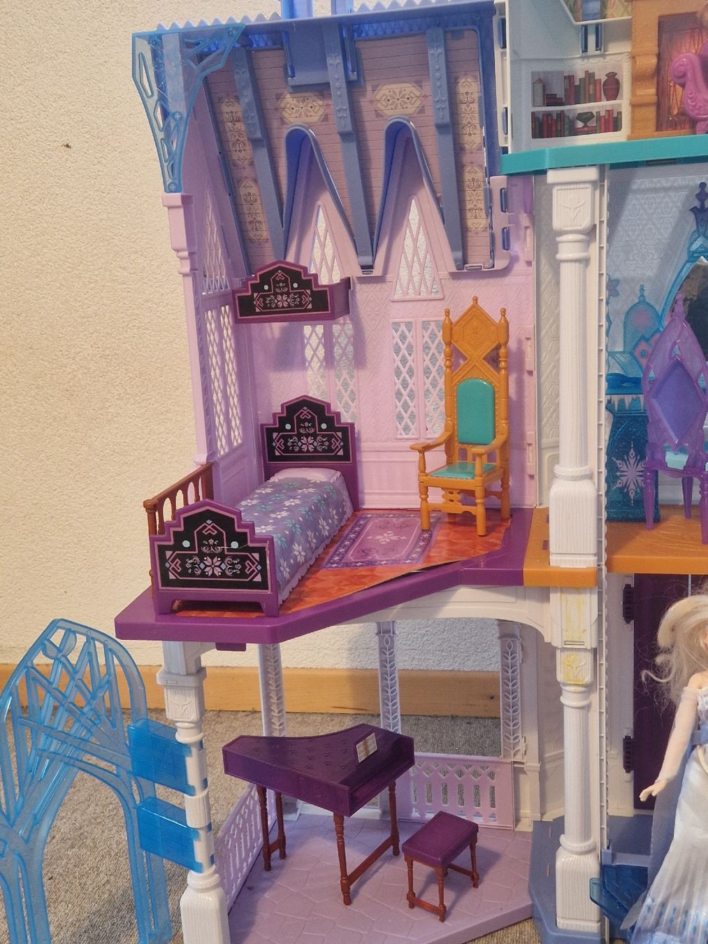 Hasbro Case e mobili per bambole: Schloß Arendel Disney – Usato da Dietlikon venduto da gunner242 7