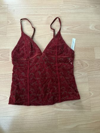 Spitzen Top bordeauxrot Grösse S neuwertig