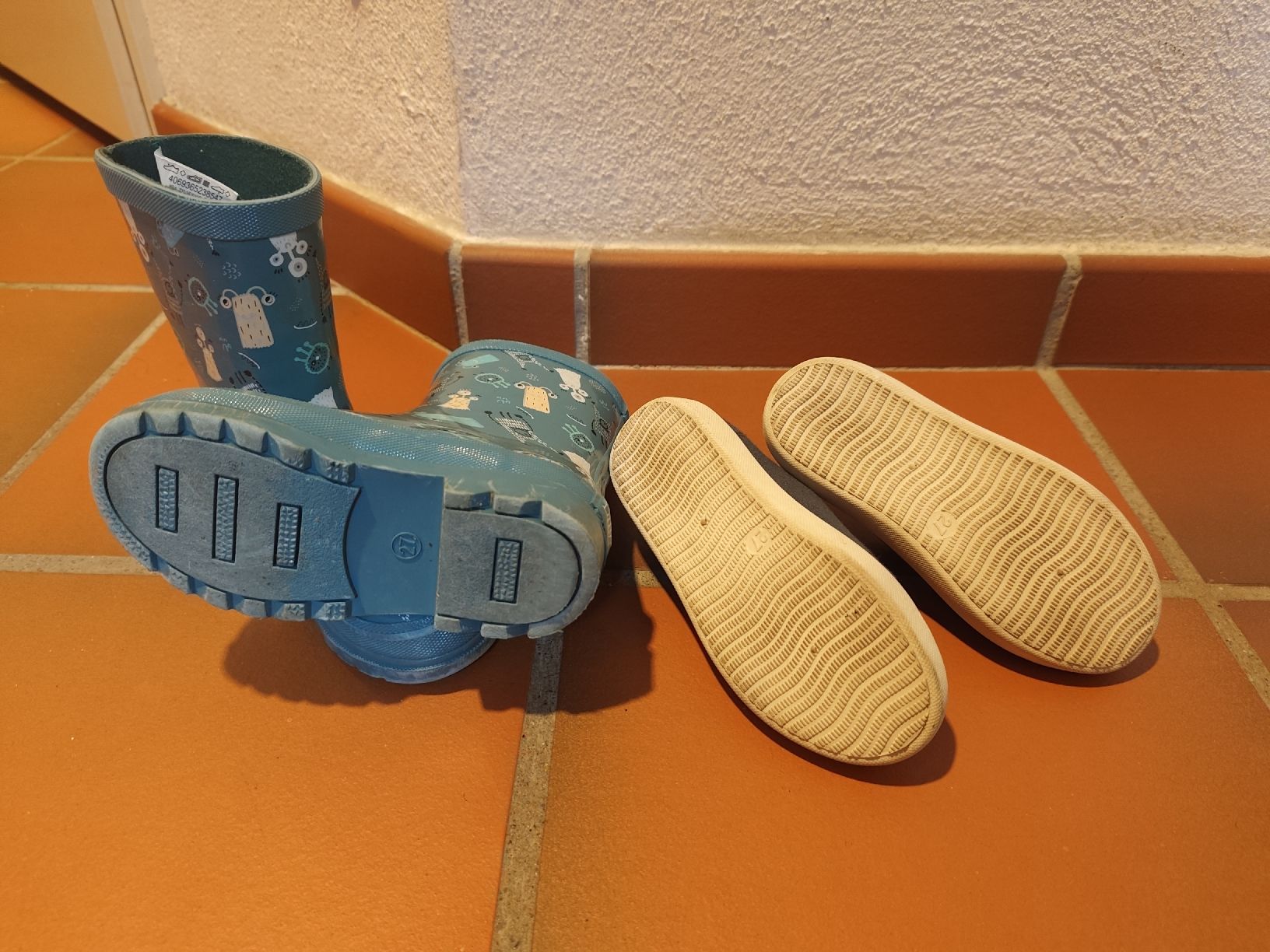 Schuhe für Jungen: Schuhe Grösse 27 – Gebraucht aus Bäretswil von Gartenzwergin 2