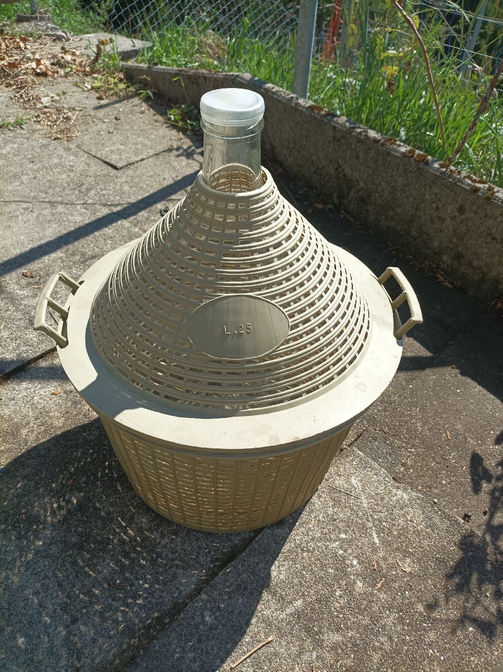 Zubehör: Glasflasche Ballon mit Plastikkorb 25 lt. – Gebraucht aus Rüti ZH von eismeralda