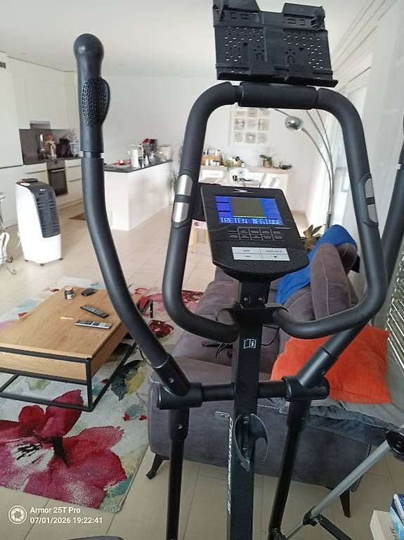 Hometrainer: Crosstrainer – Gebraucht aus Kriessern von Onivas 2