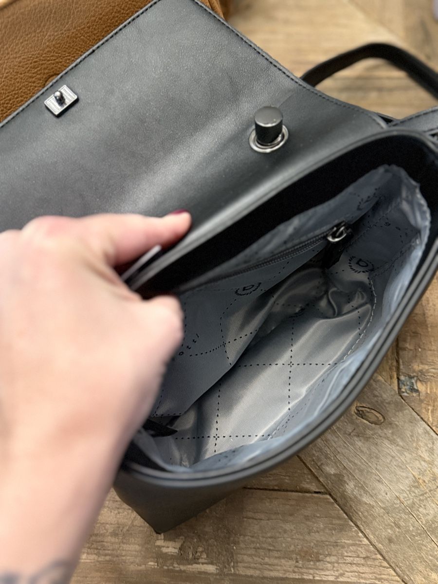 Bugatti Borse da donna: Handtasche Bugatti schwarz – Usato da Fehraltorf venduto da Erdo81 2