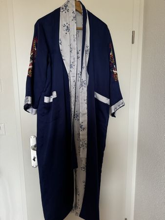 Kimono / Morgenmantel mit Drachen Stickerei, Blau, M