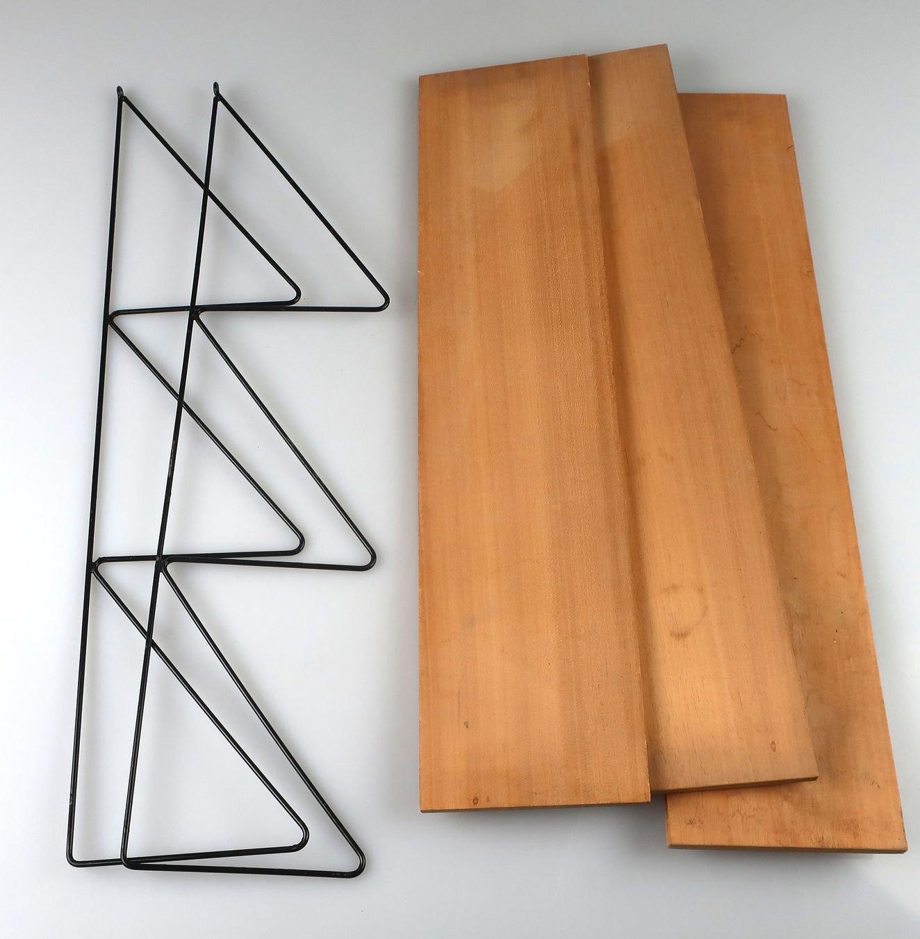 Scaffali: Vintage Stringregal aus Holz – Usato da Volketswil venduto da brockipfannenstil 2
