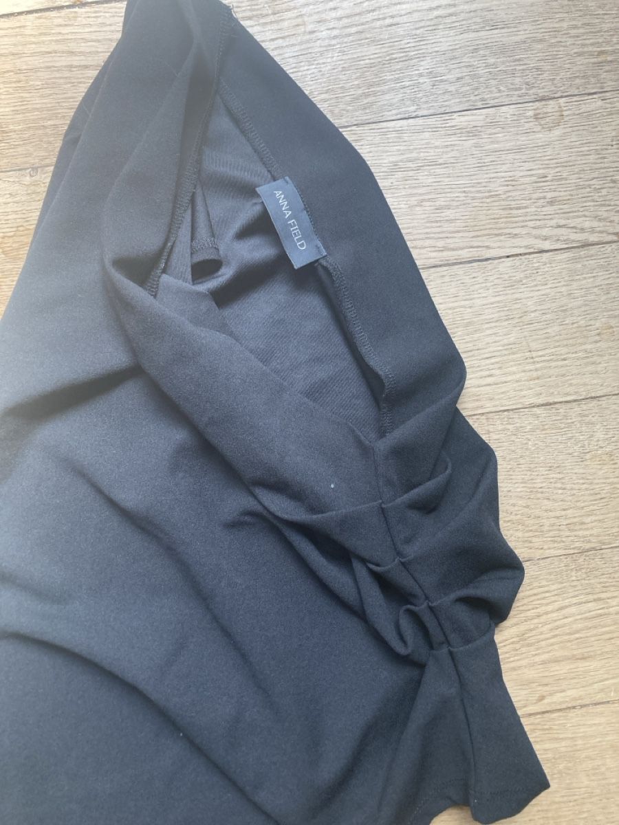 Top: Asymmetrisches Top schwarz – Usato da Basel venduto da Nomagusa 1
