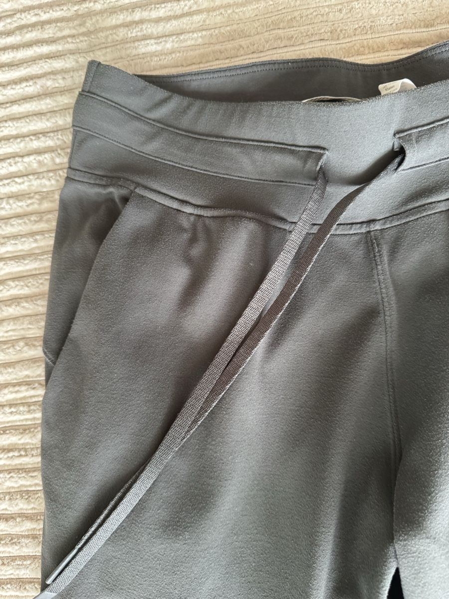 Lululemon Hosen: Lululemon Jogger grau Grösse 8 – Gebraucht aus Horw von miminelly 2