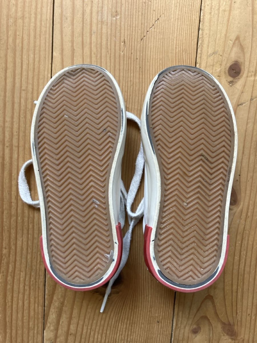 Scarpe per ragazzi: Marvel Kinderschuhe, Gr. 23, Avengers Comic Sneaker – Usato da Ebnat-Kappel venduto da Trolley 3