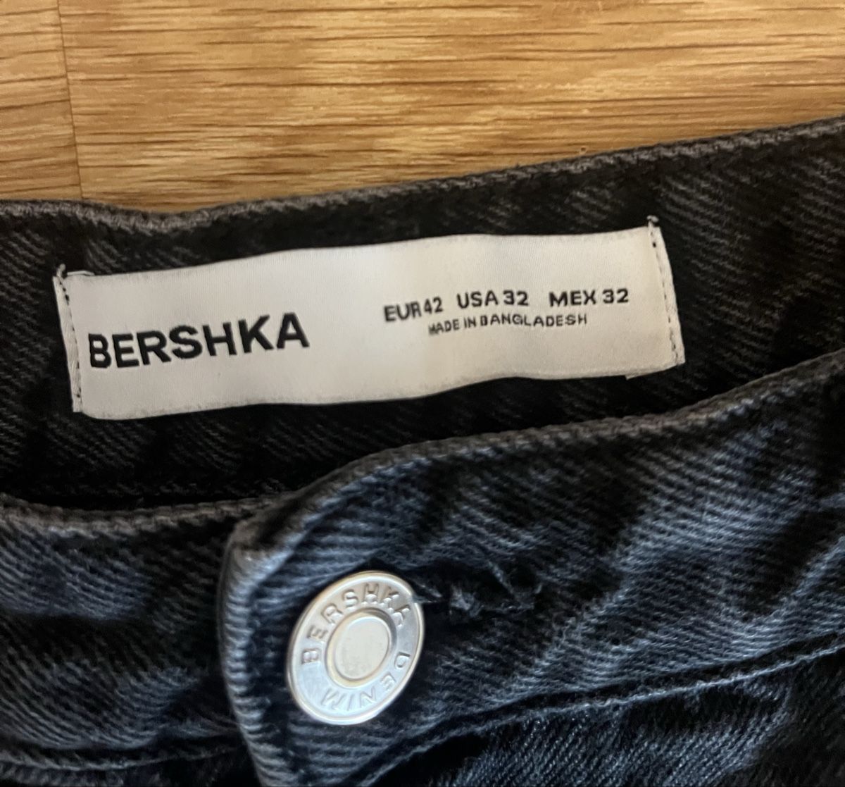 Bershka Pantaloni: Bershka Jeans – Nuovo (secondo la descrizione) da Sarnen venduto da flo_25mp 1