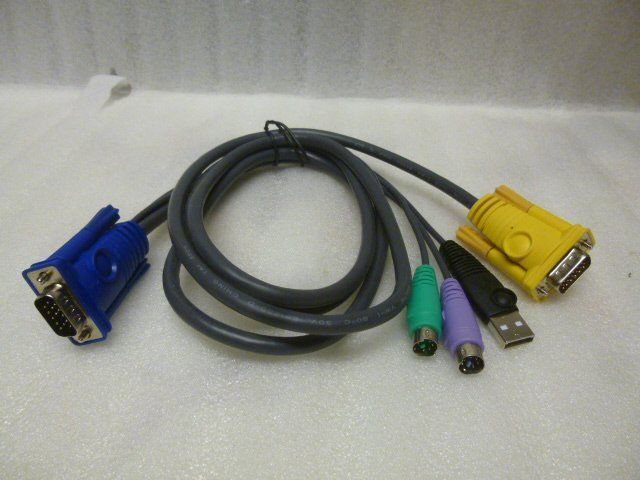 Câbles: Cable multiple VGA - KVM - UBS - Cm 1.80 – Neuf (Voir description) à Pambio Noranco par Pol69