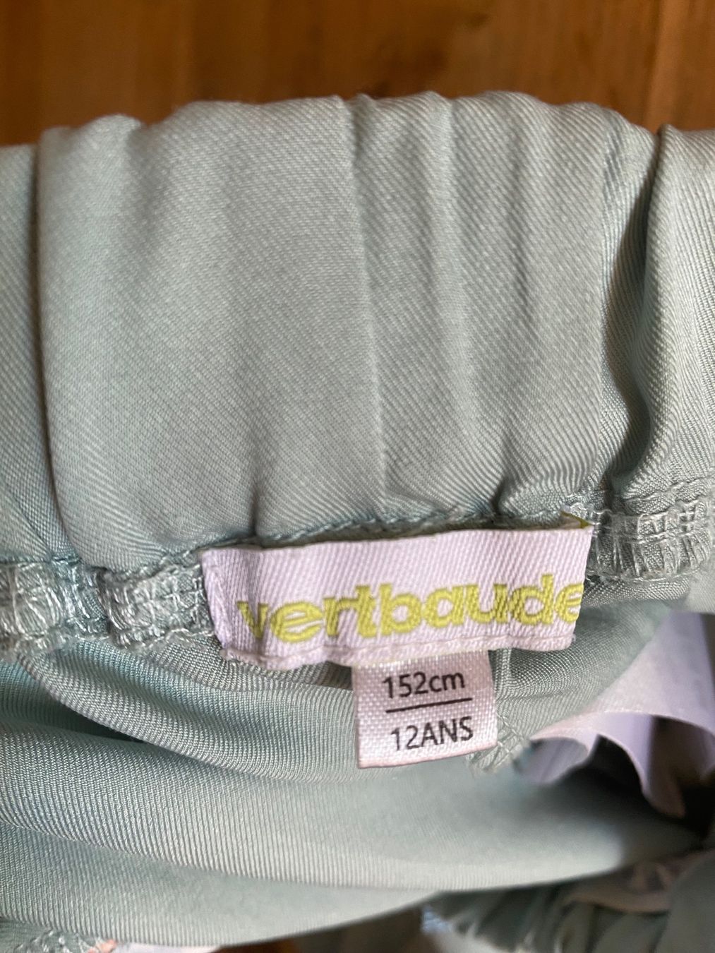 Vertbaudet Hosen: Mädchen-Turnhose vertbaudet, 152cm, BRIEF – Gebraucht aus Bassersdorf von jgo_9mfk 2