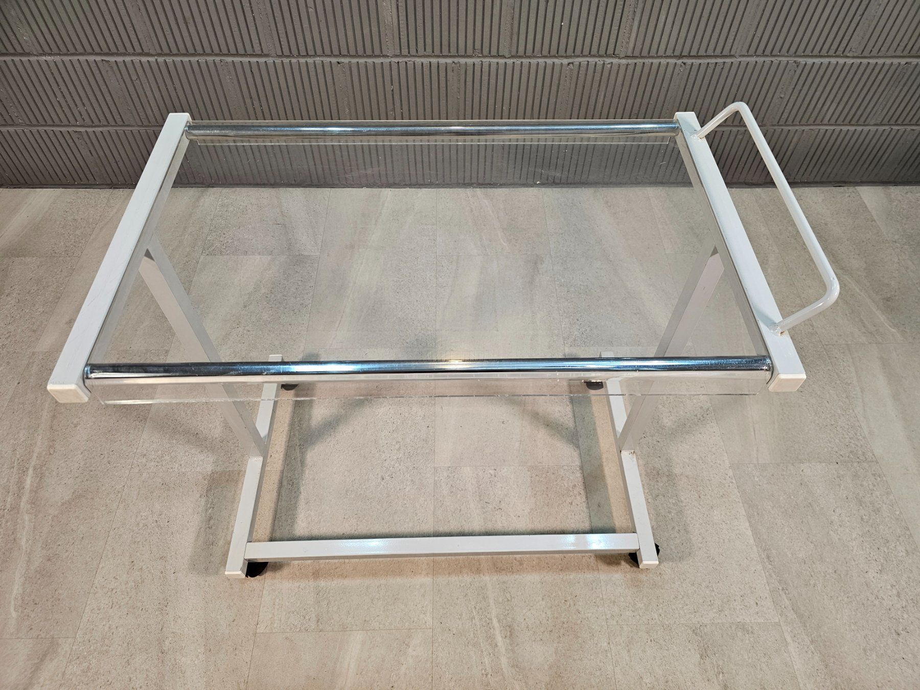 Carrelli di servizio: Service Wagen Plexiglas Industriedesign Rollwagen Trolley – Usato da Nottwil venduto da Wondewa-Shop 6