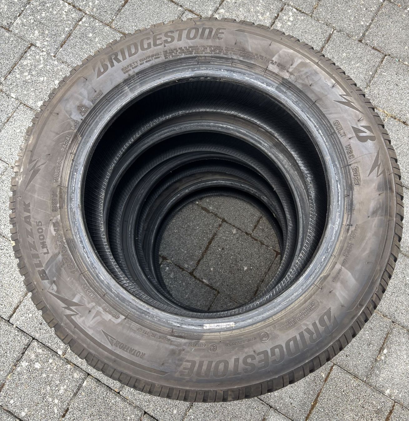 Pneus & Kompletträder: 4x Winterpneu 185/65 R15 Bridgestone – Gebraucht aus Buchs AG von SellAndBuyX 2