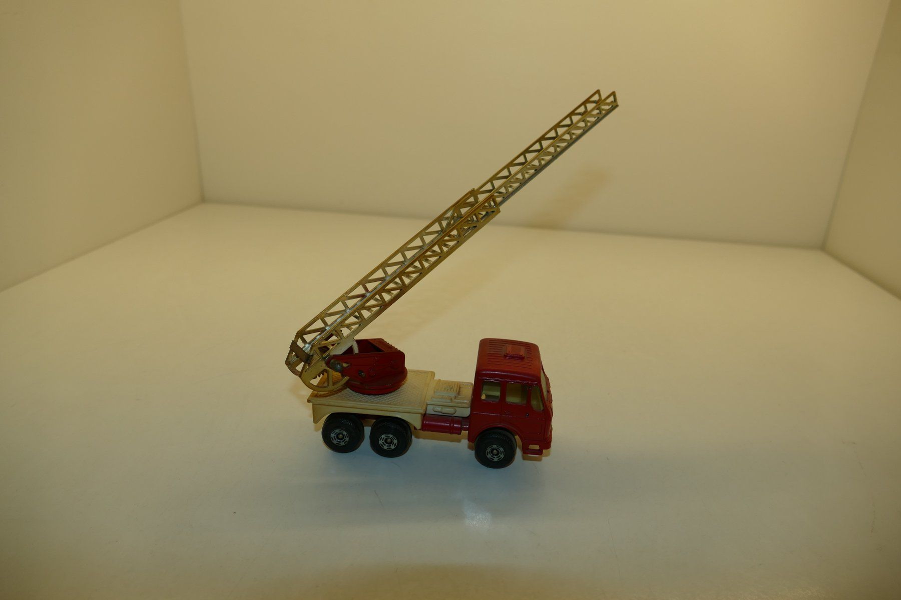 Modellini d'auto: M 1:55: Feuerwehr mit Drehleiter – Usato da Niederhasli venduto da rail-duerst 6