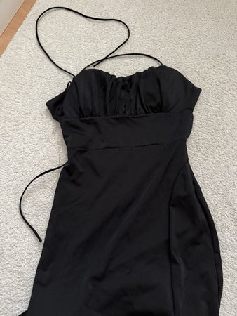 Damen Kleid schwarz rückenfrei mit Trägern