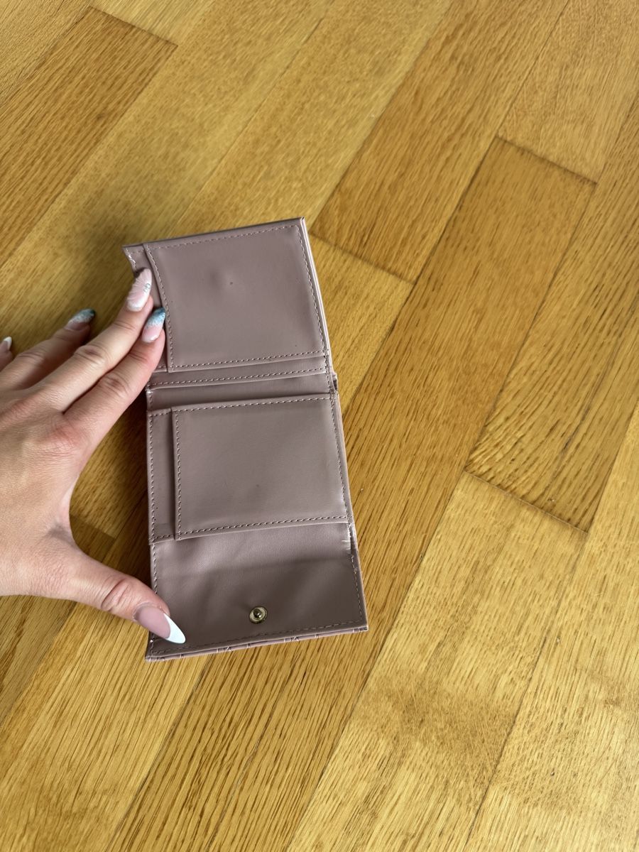 Guess Portamonete: mini Portemonnaie GUESS – Usato da Zürich venduto da lionsk 1