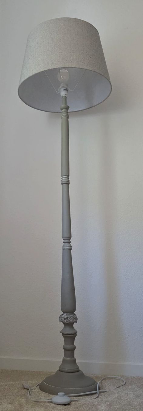 Pfister Lampade: Stehlampe grau mit Rosendekor und Stoffschirm – Usato da Rheinsulz venduto da Dred 3