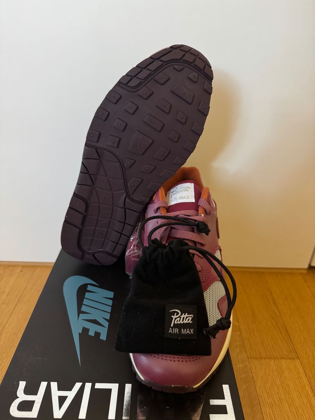 Nike Herrenschuhe: Nike Air Max 1 Patta Waves Gr:42 – Neu (gemäss Beschreibung) aus Sissach von Kicks13 2