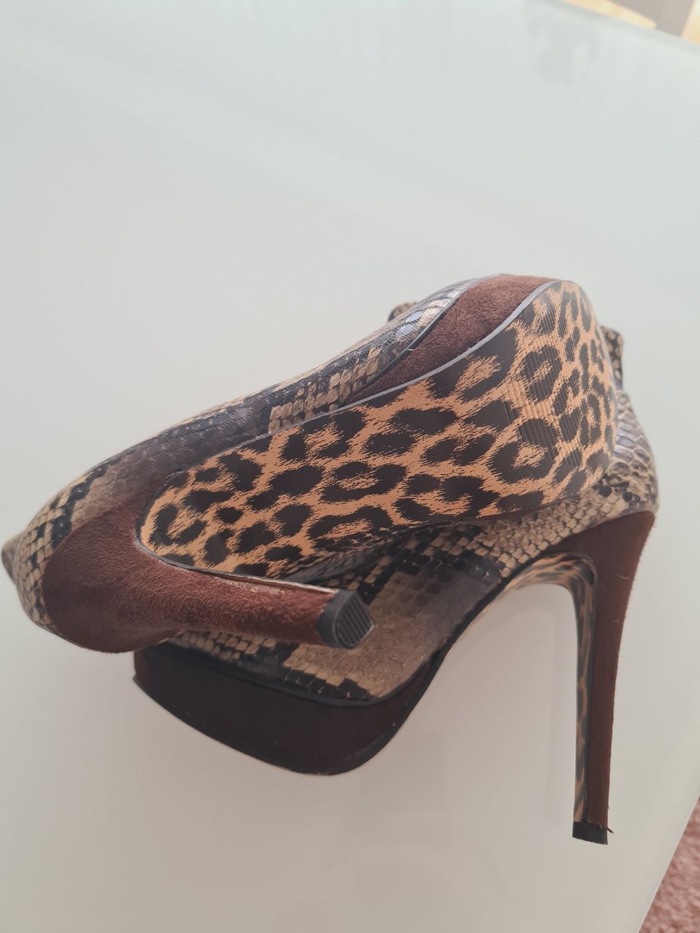Scarpe da donna: Schlangenmuster Stiefeletten, Grösse 37 – Nuovo (secondo la descrizione) da Zollikofen venduto da melanie057 2