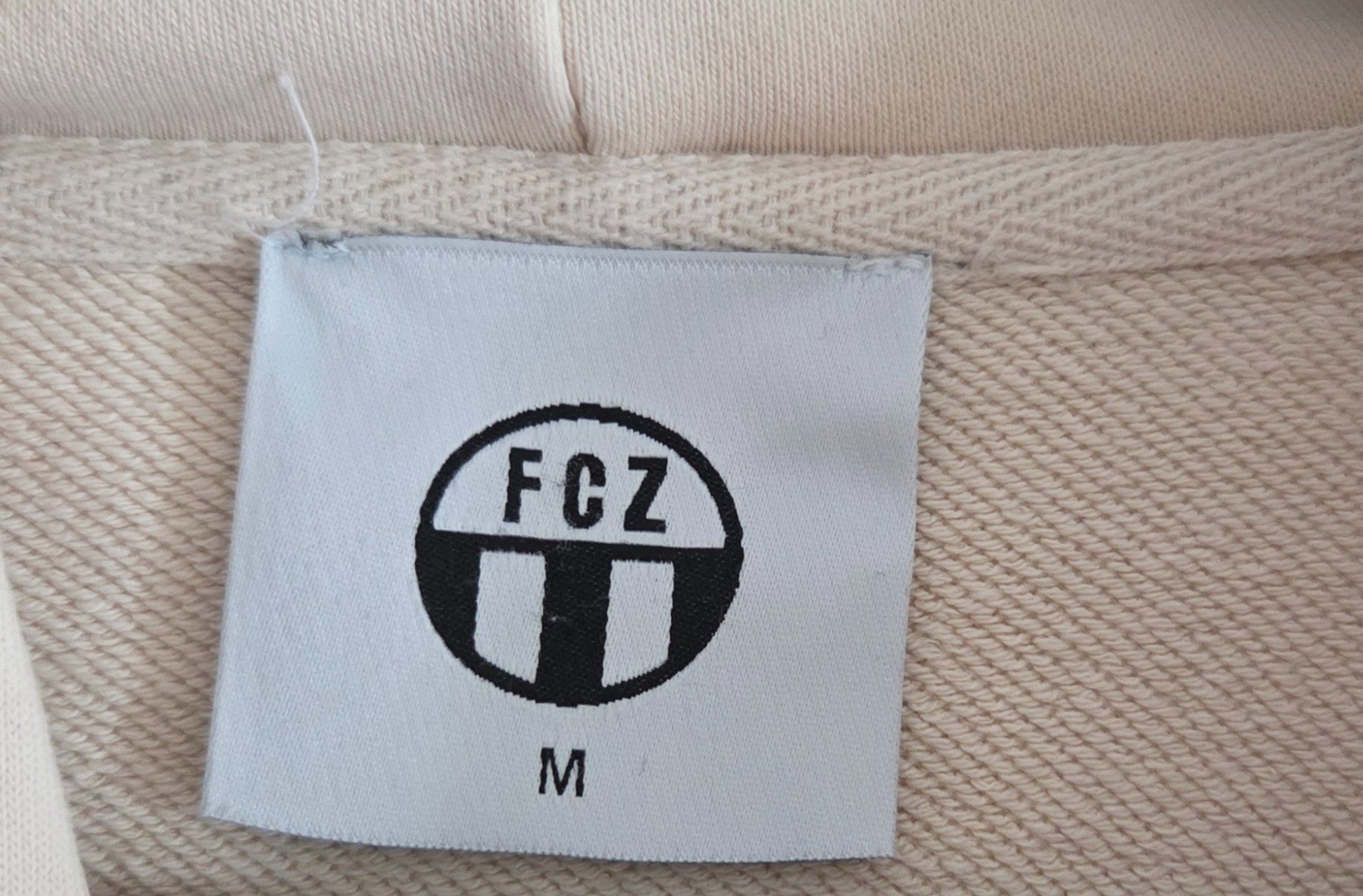 FCZ Maglioni & Felpe: FCZ-Hoodie (Grösse M) – Usato da Zürich venduto da wile_coyote 4