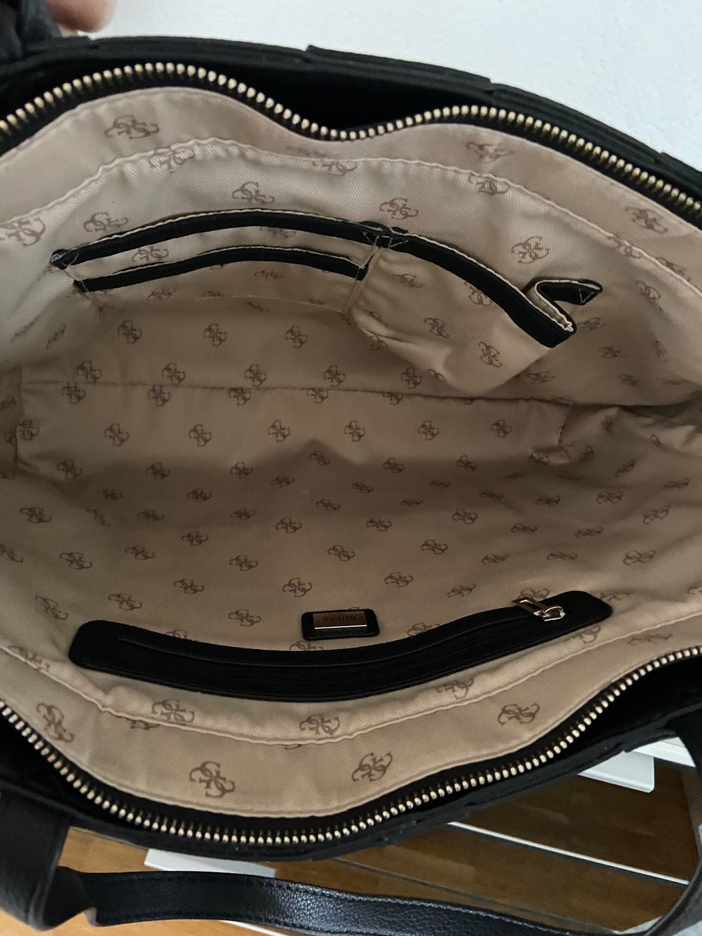 Guess Sacs femmes: NEU: Guess Handtasche – Neuf (Voir description) à Bülach par kittygismo 3