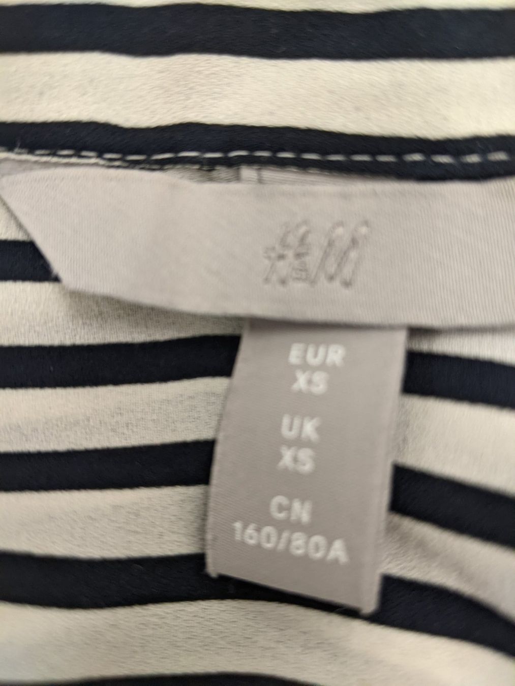 H&M Vestiti: Bürokleid GR XS – Usato da Langnau am Albis venduto da Judithsebi 5