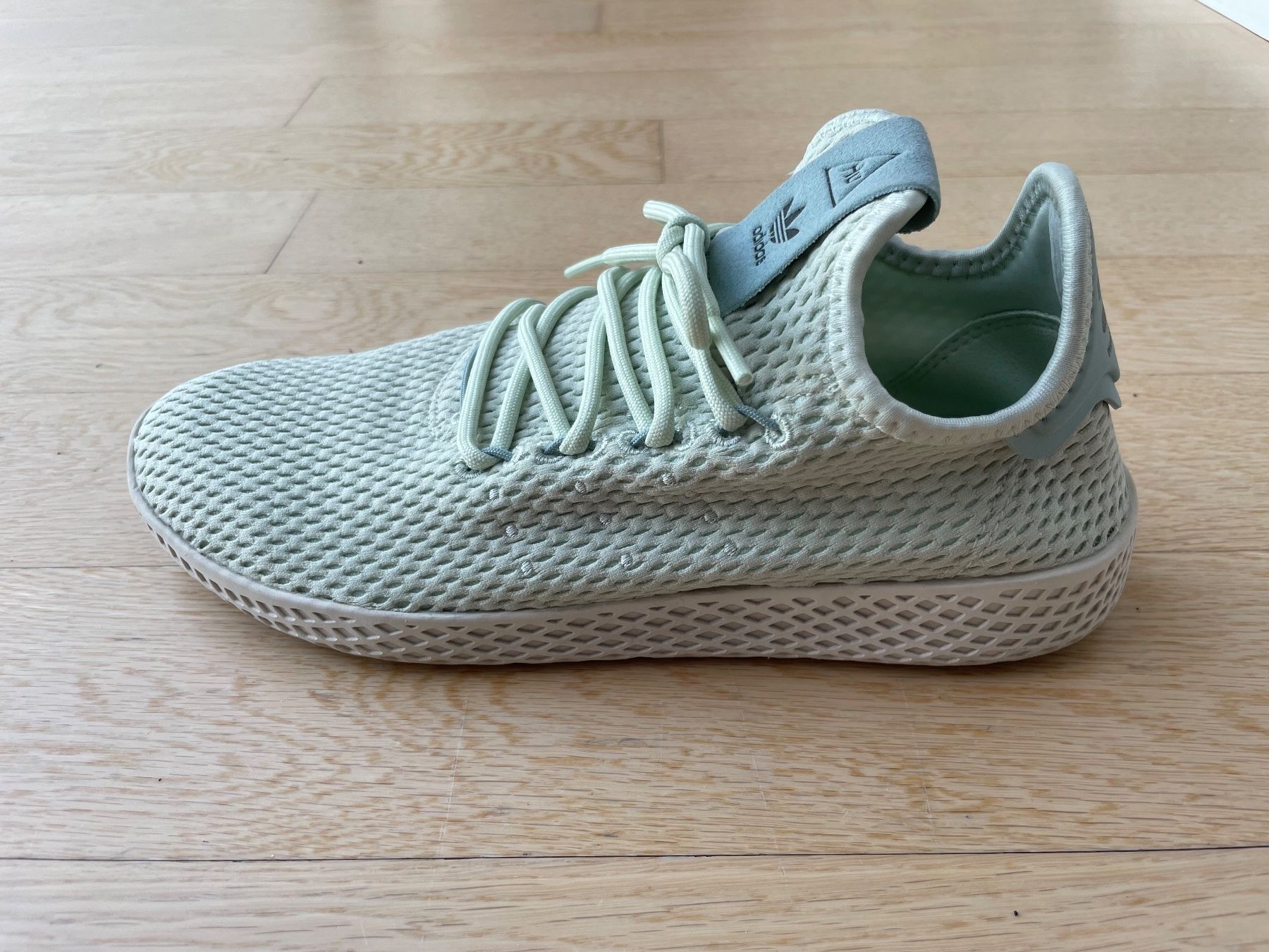 Adidas Damenschuhe: Adidas Pharrell Williams Sneakers Mint Grösse 39 1/3 – Gebraucht aus Corcelles NE von gingerbrain 1