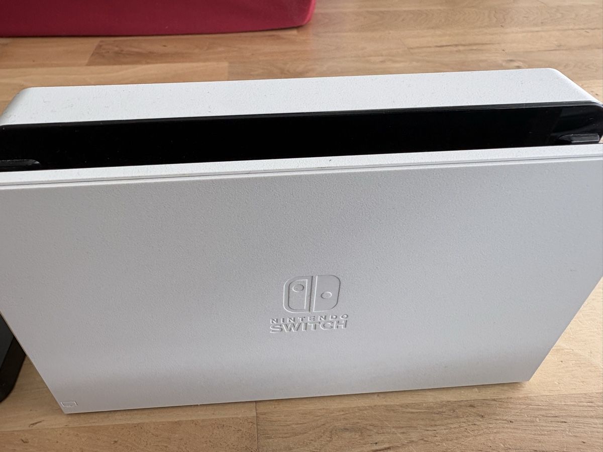 Nintendo Konsolen: Nintendo Switch OLED Bundle – Gebraucht aus Eggersriet von Ck761 7