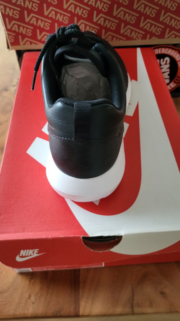 Nike Scarpe da uomo: Nike roshe 1 leather – Usato da Bern venduto da Sneakerheadz 3
