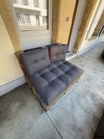 Palettenlounge mit Polster