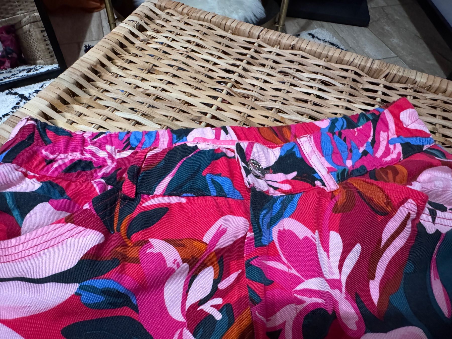 Pantaloni: Sommerliche Hose mit Blumenmuster, Grösse 38 – Usato da Eichberg venduto da OanaB 8