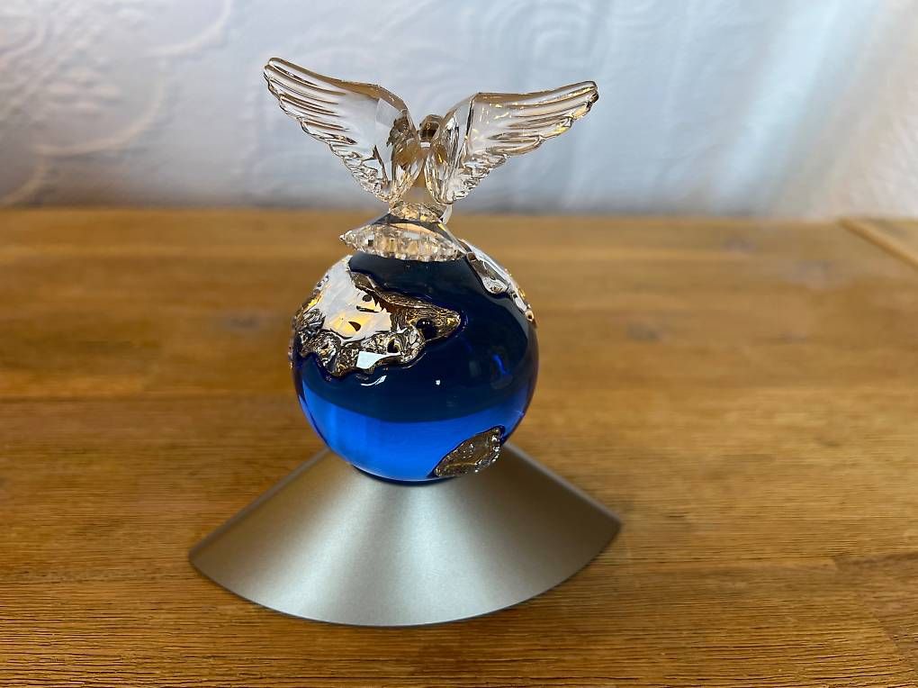Swarovski Figuren: Swarovski Crystal Planet - Millennuim Vision 2000 – Neu und originalverpackt aus Pensier von motofan99 1