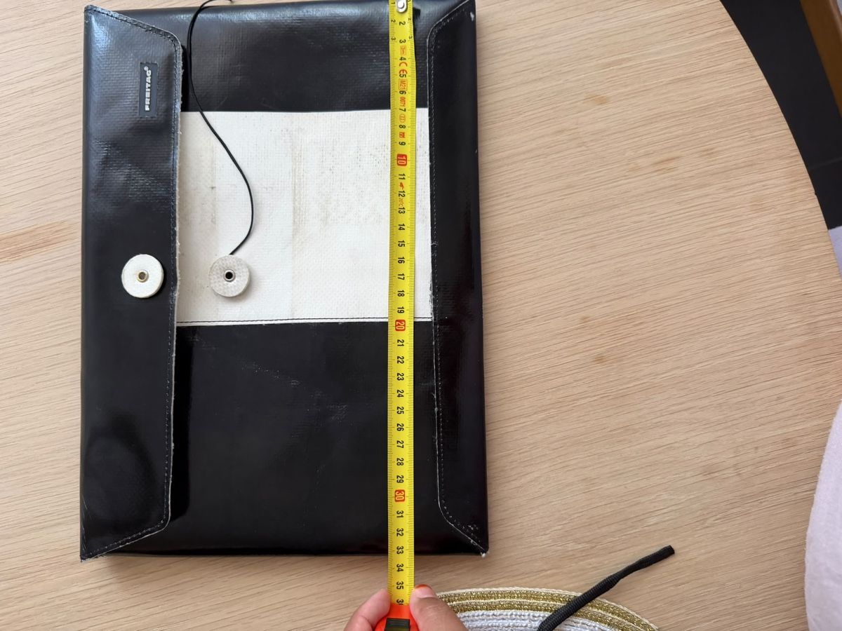 Freitag Valigie & Borse: Pochette Freitag noir et blanc bon état – Usato da Brügg BE venduto da haj_9zhk 3