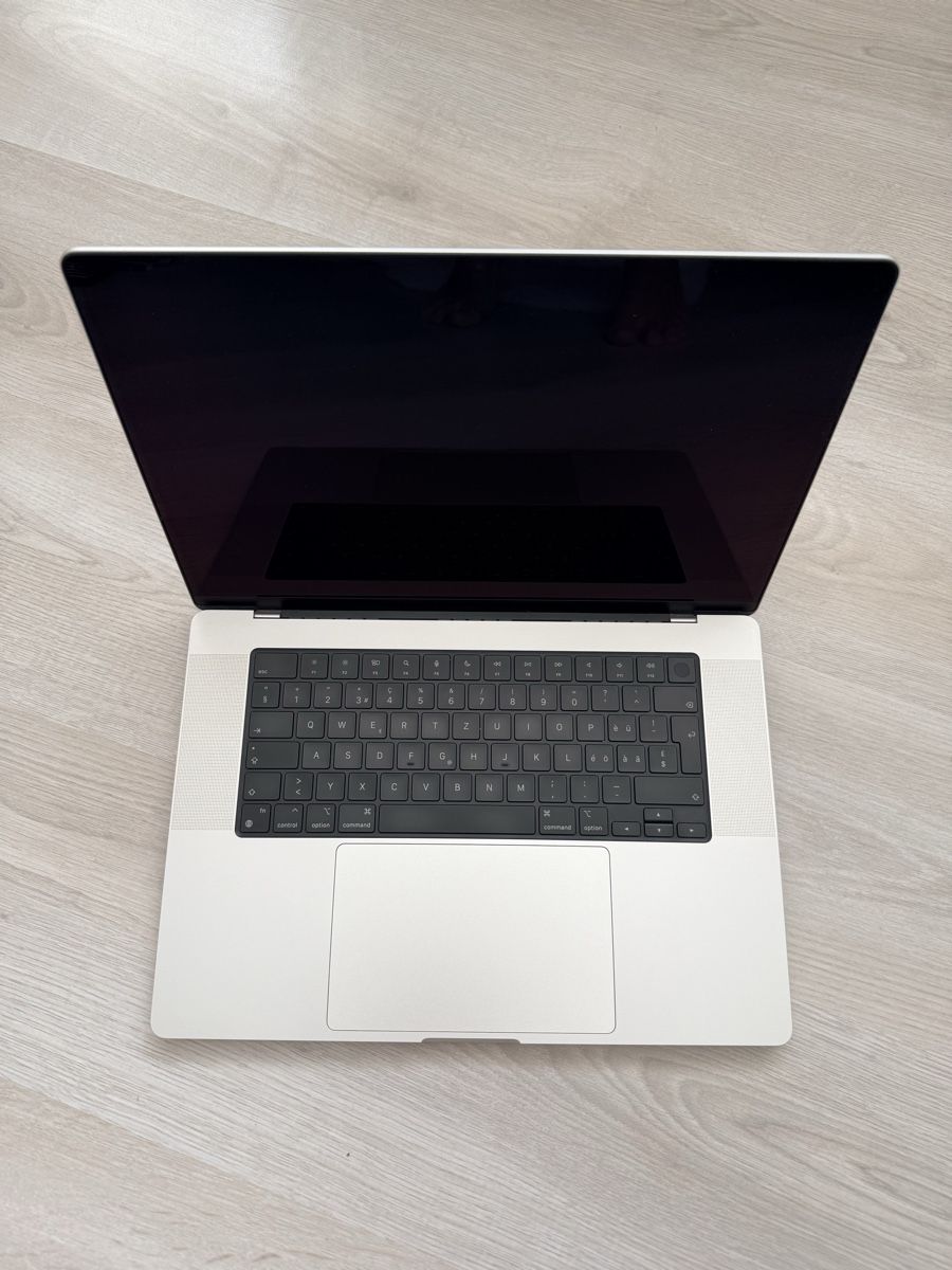 Apple Portables: Apple MacBook Pro 16-inch M1 Max 32GB 2021 Silber – D'occasion à Rudolfstetten par AudioFox