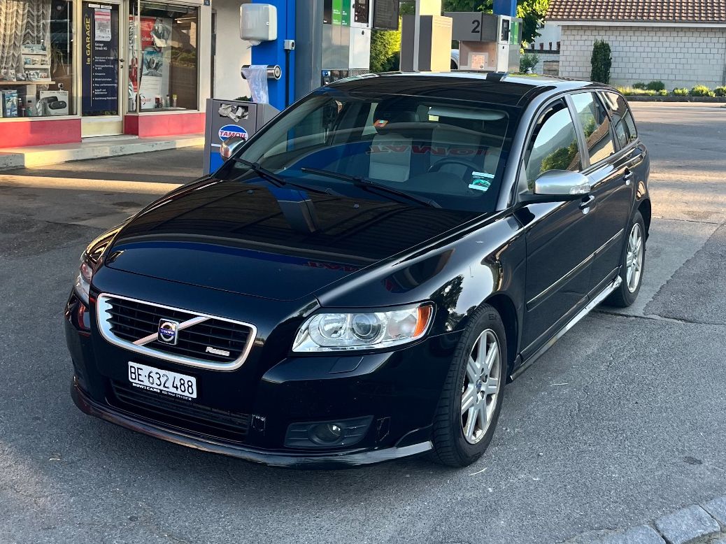 Volvo Automobili: Volvo V50 D2 R-Design – Usato da Thun venduto da soeep