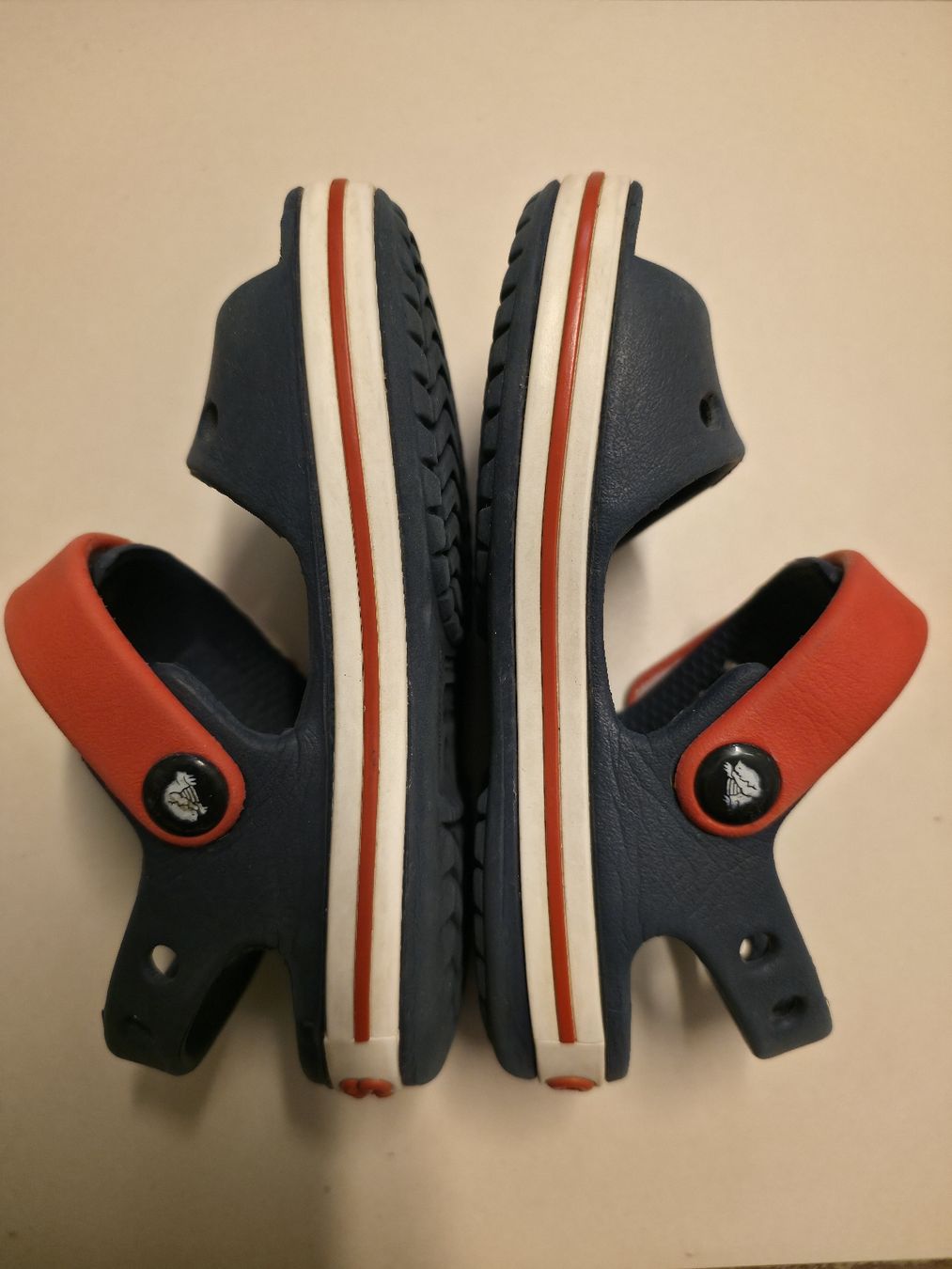 Crocs Scarpe per ragazzi: Crocs Sandals Kinder Gr 7 (23/24 EU) wie neu – Nuovo (secondo la descrizione) da Zürich venduto da jabo22