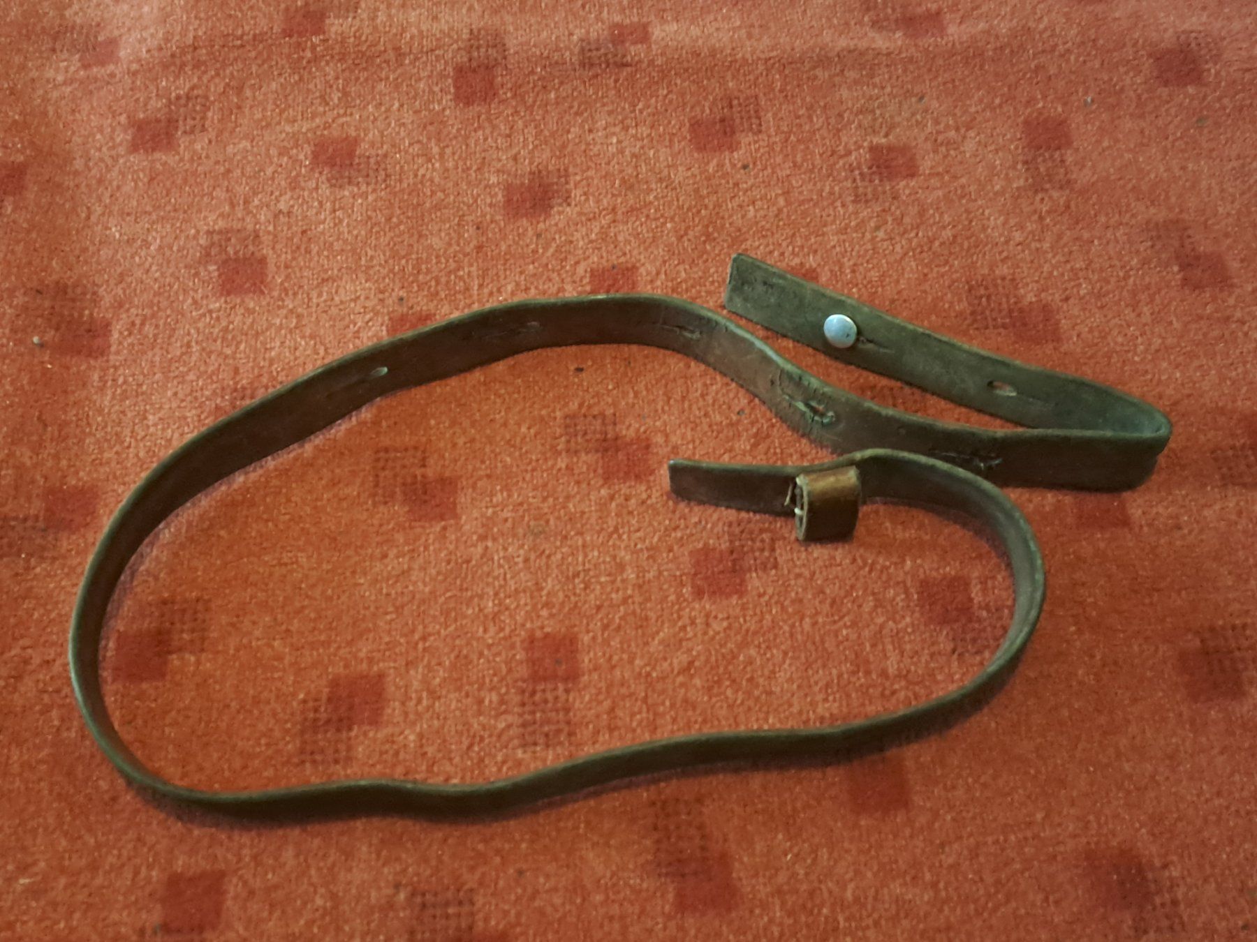 Schweizer Armee Uniformi: Gewehrriemen Karabiner 31, mit Knopf – Usato da St.Gallen venduto da Infanteriewerk