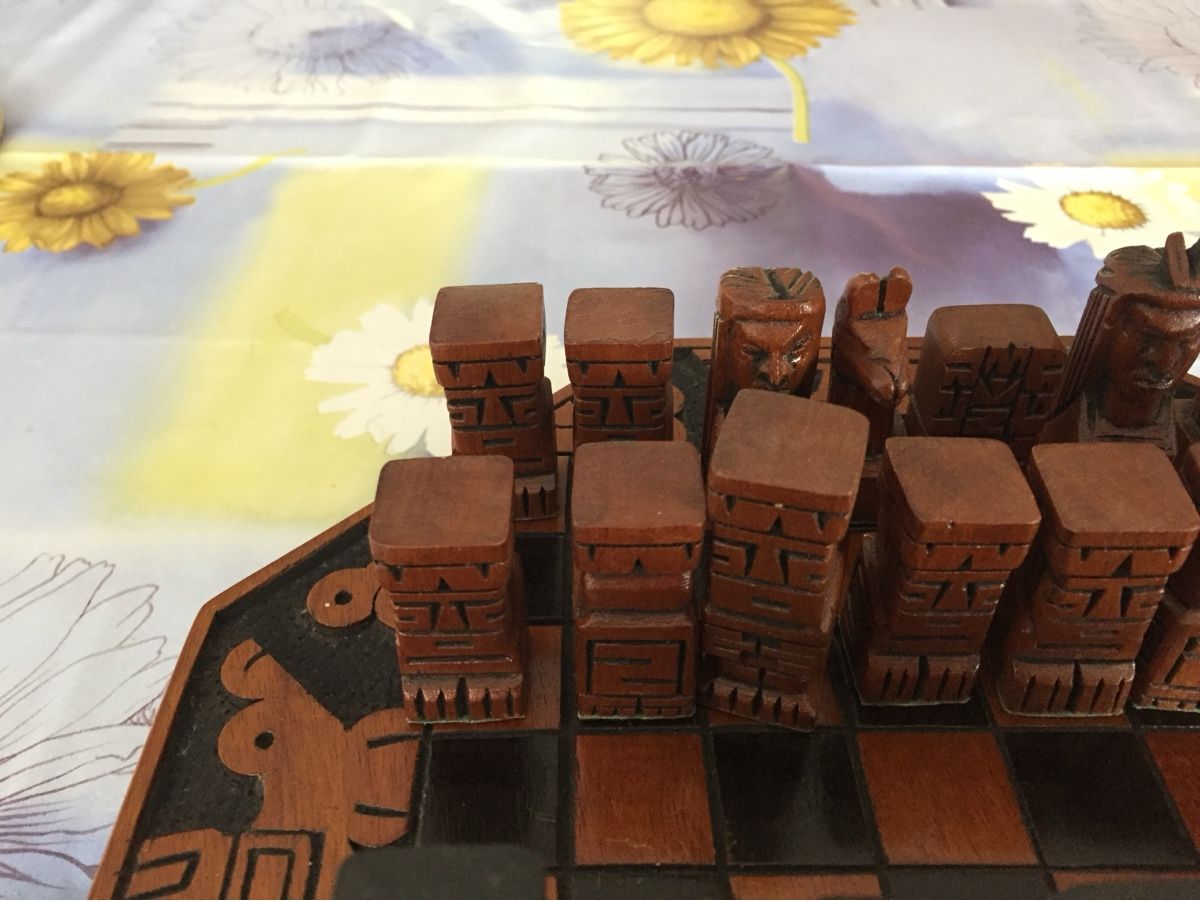Giochi: Handgeschnites Schachbrett – Usato da Chur venduto da Sial 3