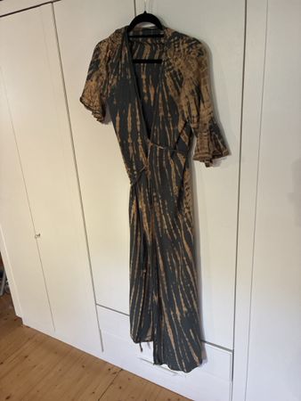 Wickelkleid gebunden grau braun Muster guter Zustand