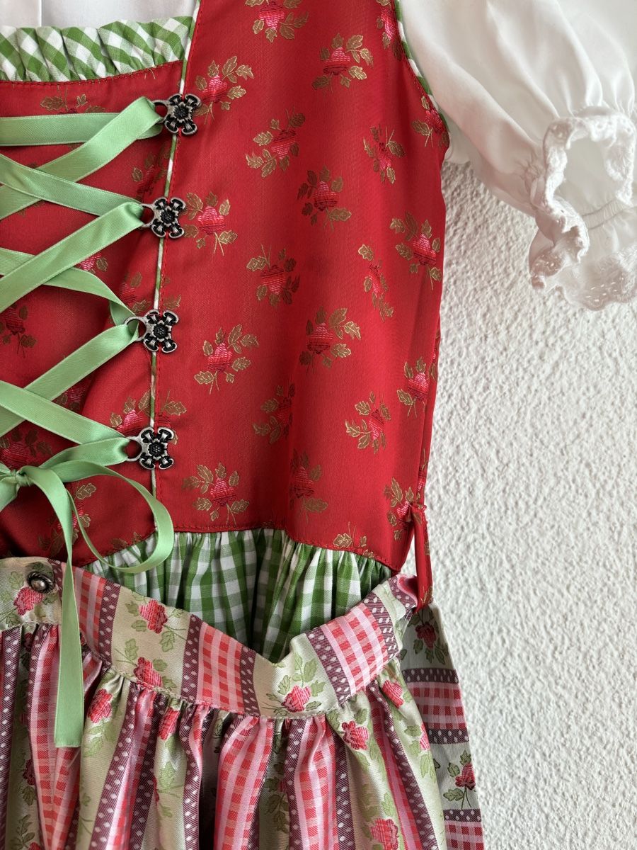 Kostüme: Dirndl Isar Trachten – Gebraucht aus Baden von ann_7jjw 2