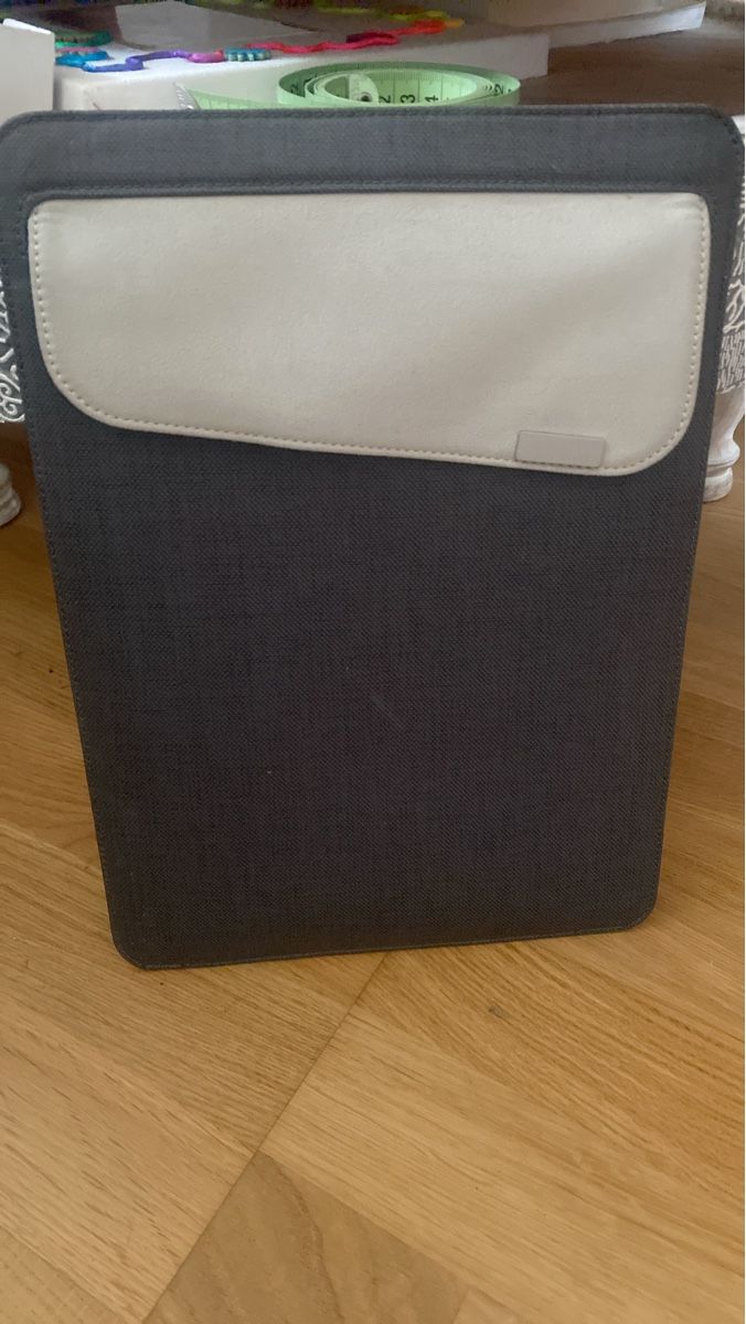 Covers & Borse: iPad case – Usato da Dietikon venduto da Tdaf33